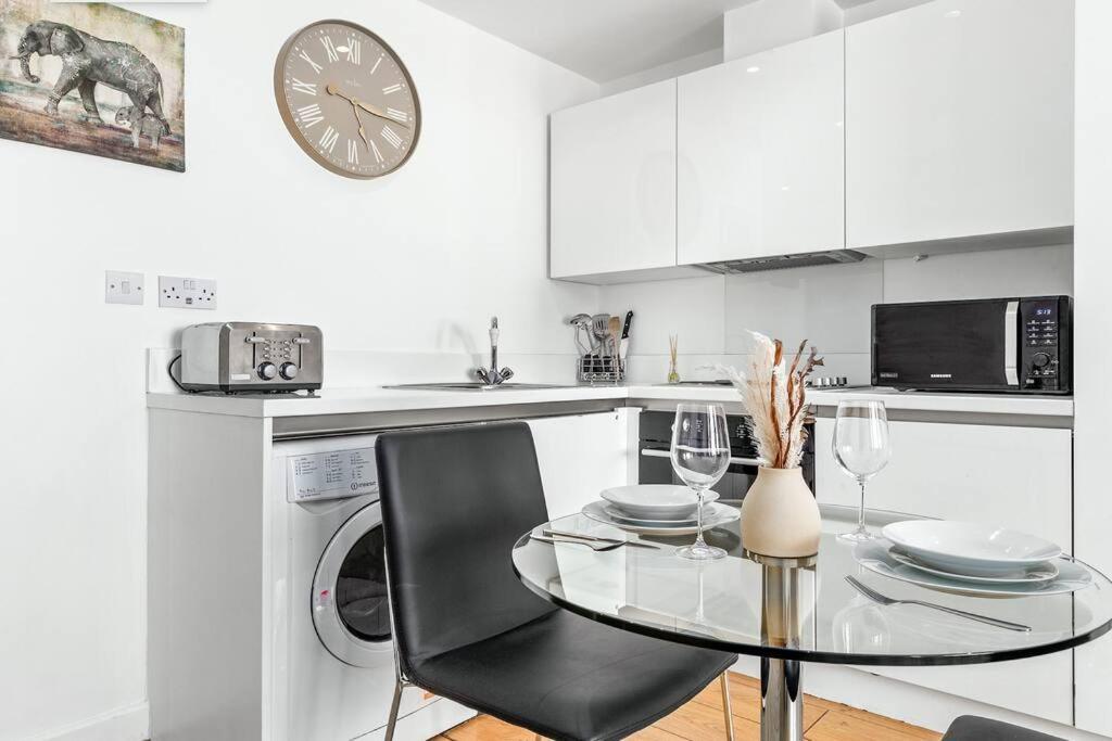 Piccadilly Haven, Flat In London Vr12 Apartamento Exterior foto